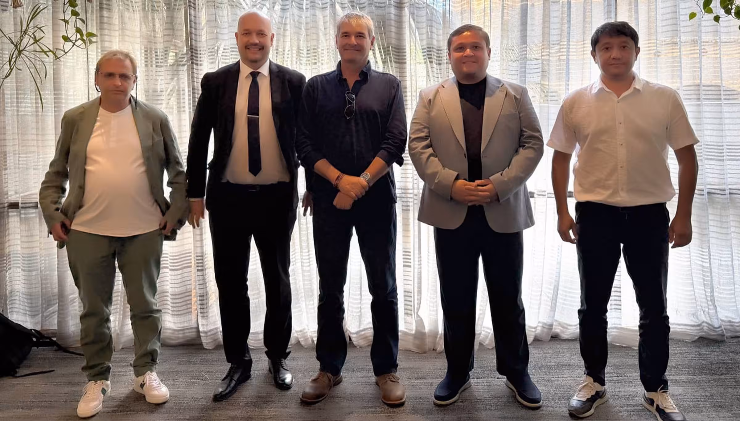 Disney rejissyori Pol Xoen bilan muzokara - 3